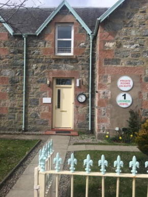 Отель 1 Lochness Rooms&Hostel  Друмнадрокхит